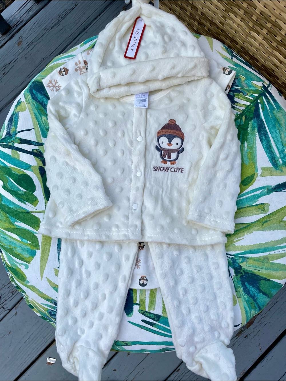 Cream Hooded Baby 4-piece Set with Penguin Embroidery